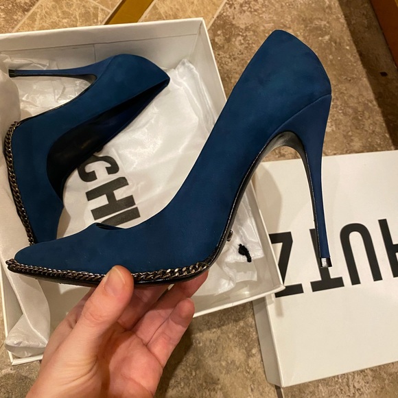 Schutz suede stiletto pointed toe pump. Sz.8 - Picture 8 of 9